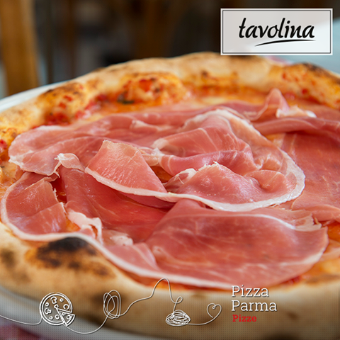 Dry-cured, thinly sliced and served on top of a delicious pizza: enjoy Tavolina’s Parma ham!